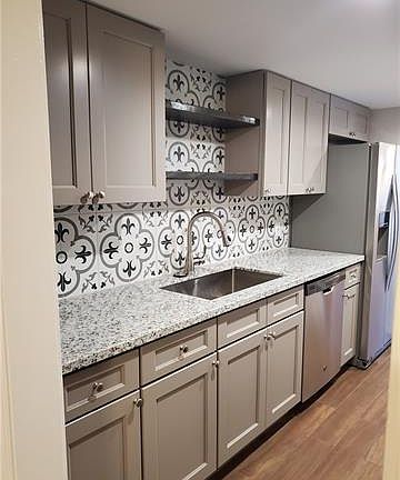 3rd image of 2337 Park Place Dr