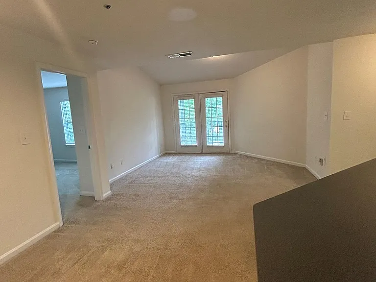 Wesley St. Claire Apartments at Lawrenceville — Photo 123