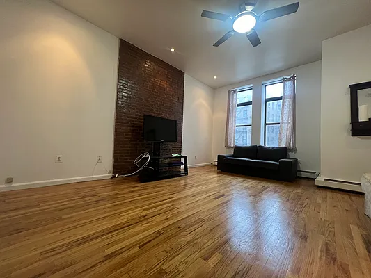 Rented by Link NY Realty | media 11