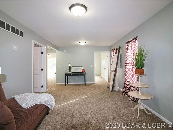 5th image of 84 Quiet Oaks Dr