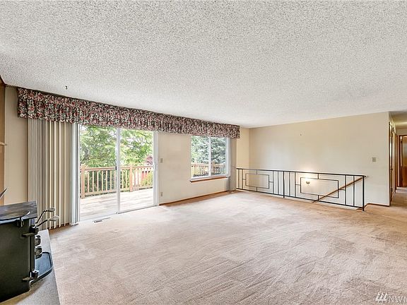 5th image of 16415 4th Ave NE