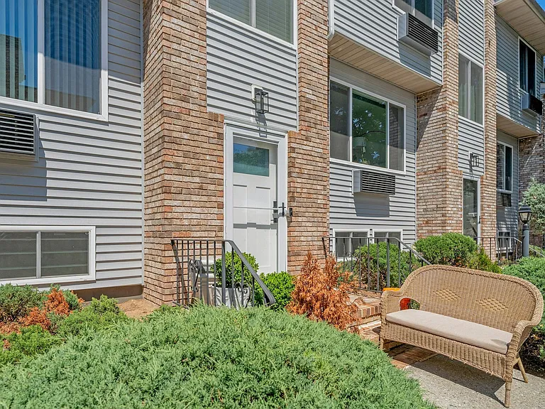 228 Johnson Ave #5 — Photo 17
