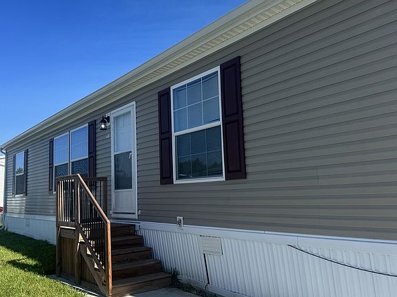 3rd image of 840 Daria Dr #840