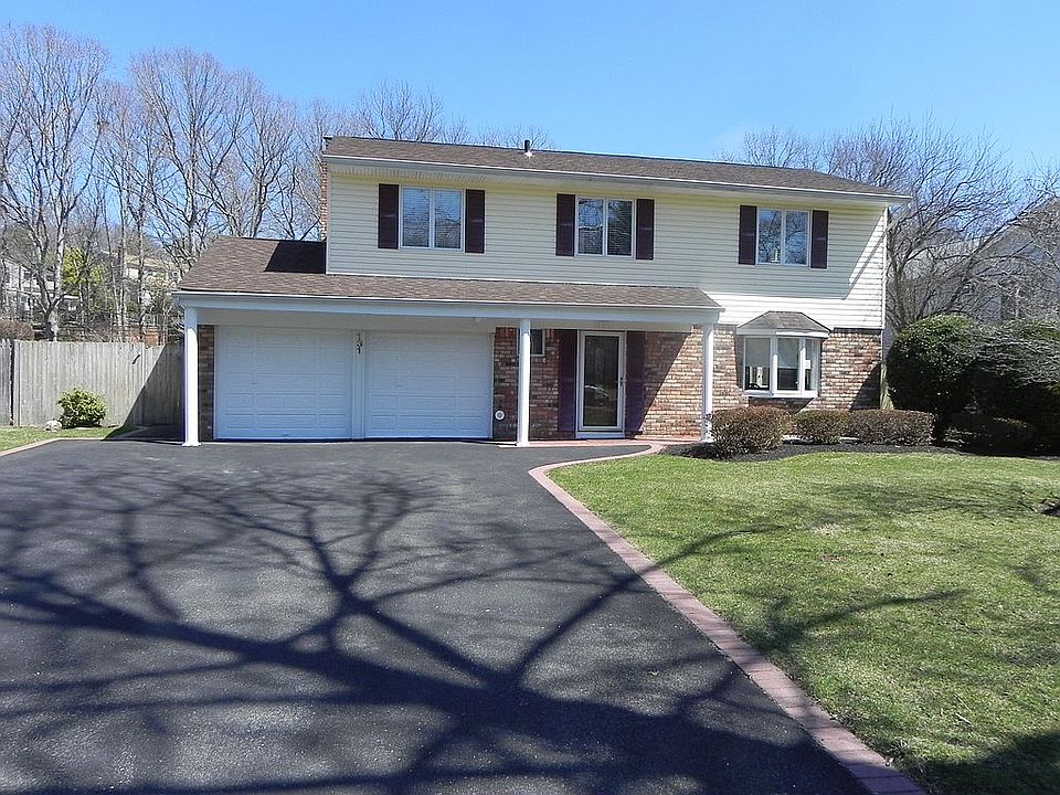 1st image of 131 Plymouth Blvd