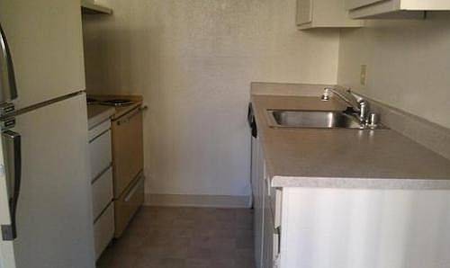 3rd image of 1312 G St APT 2