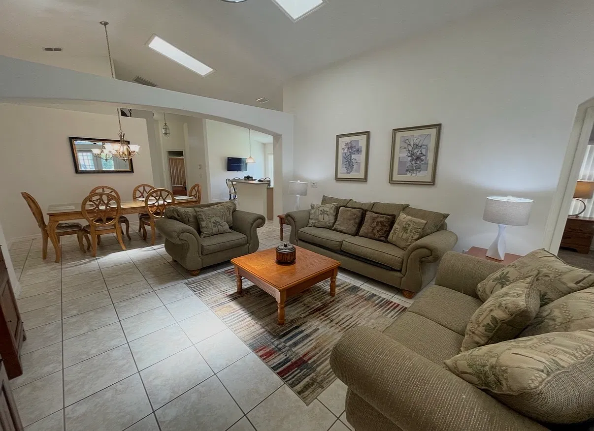 5 bed, 2136 sqft, $2,950 — Photo 4