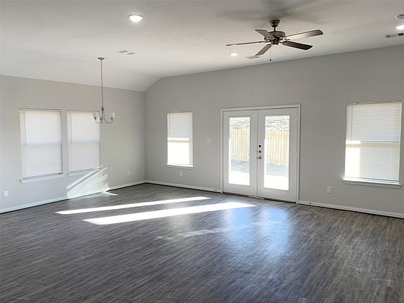 5th image of 22423 Woodlake Rd