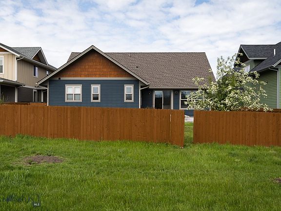 2nd image of 560 Clifden Dr