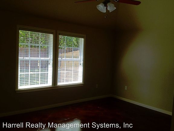 4th image of 204 Chapel Trail Cir Unit B
