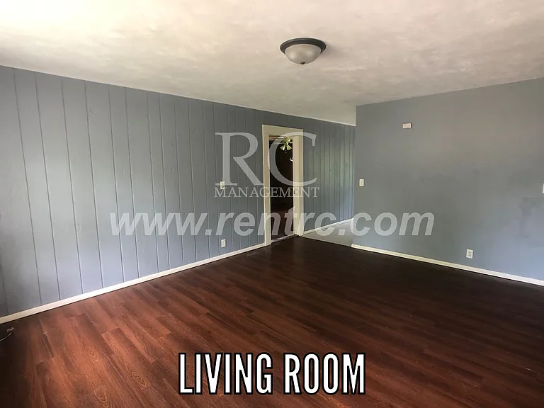 903 Southmoor Dr — Photo 6
