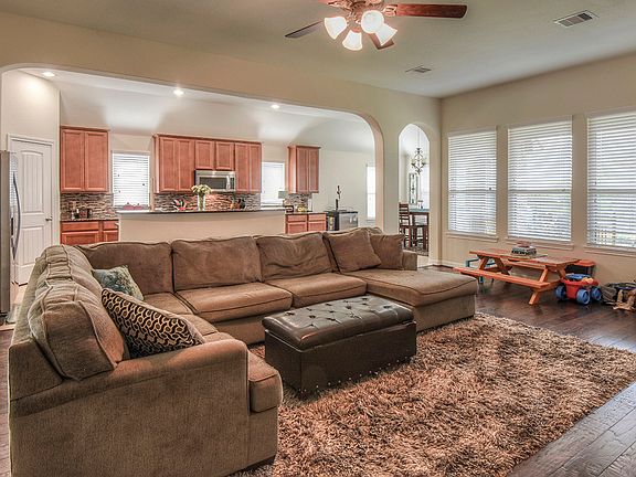 2nd image of 29047 Crested Butte Dr