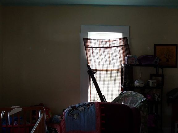5th image of 2835 Caledonia St
