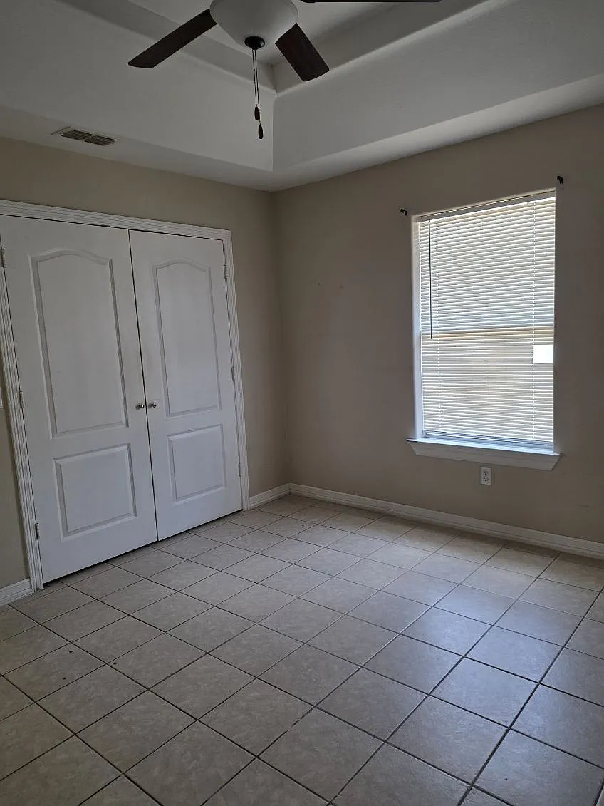 2 bed, 750 sqft, $800 — Photo 3