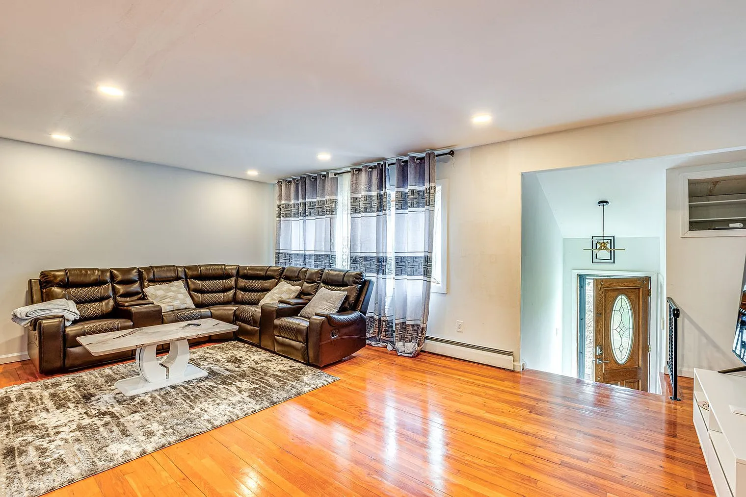 4 bed, 3.0 bath, 2497 sqft, $6,838 — Photo 2