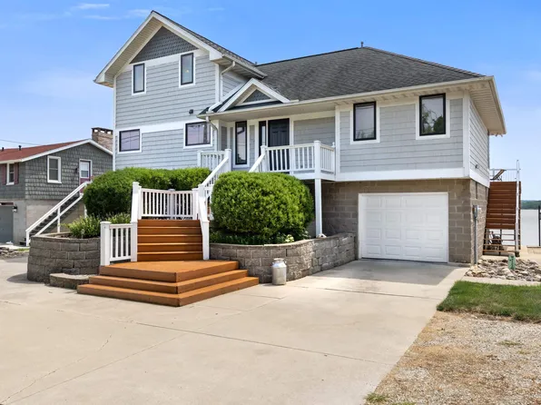 15420 N River Beach Dr, Chillicothe, IL 61523