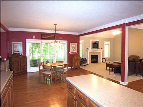 4th image of 18507 Oakmont Dr
