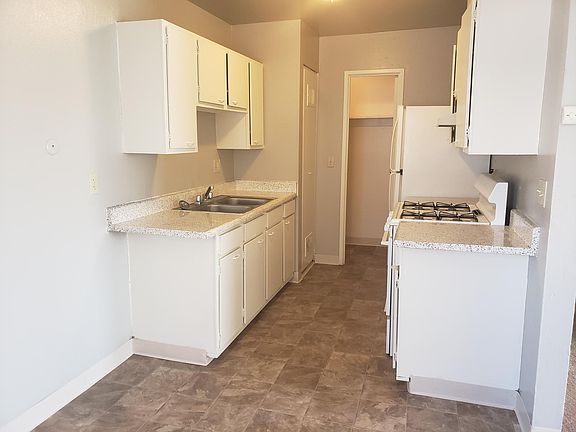 2nd image of 826 N Juniper St APT 8