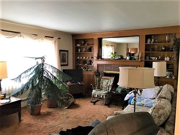 5th image of 242 Camp St