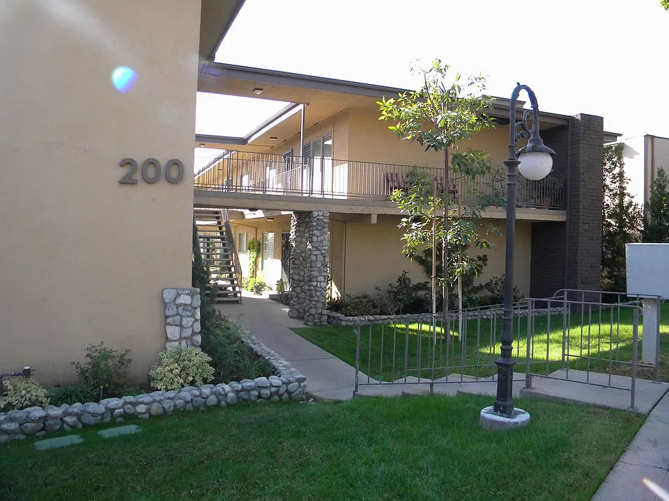 200 W Union Ave