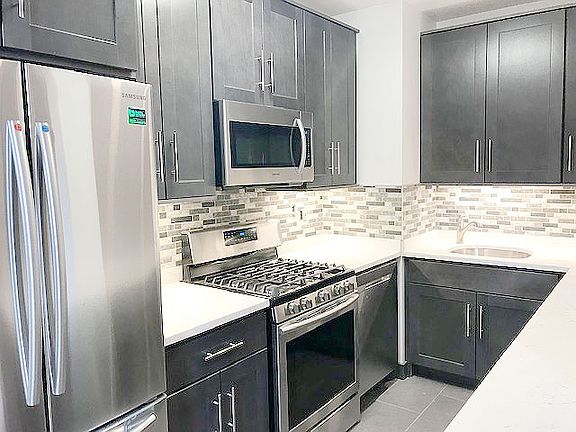 2nd image of 72 Barrow St APT 2H