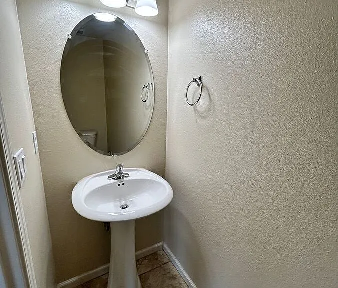 Bell Villas Apartments — Photo 43