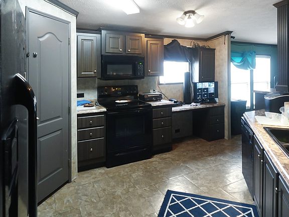5th image of 3108 Mistletoe St