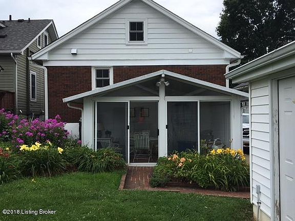 3rd image of 831 Clarks Ln