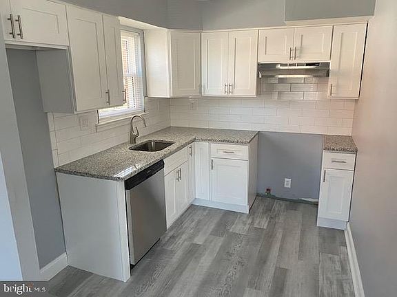2nd image of 4249 Lyman Dr