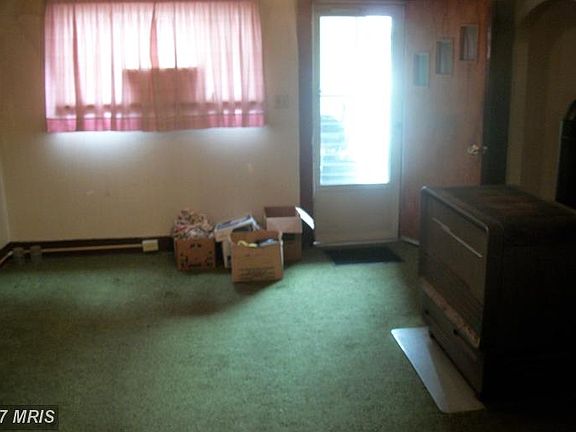 5th image of 132 Hill St