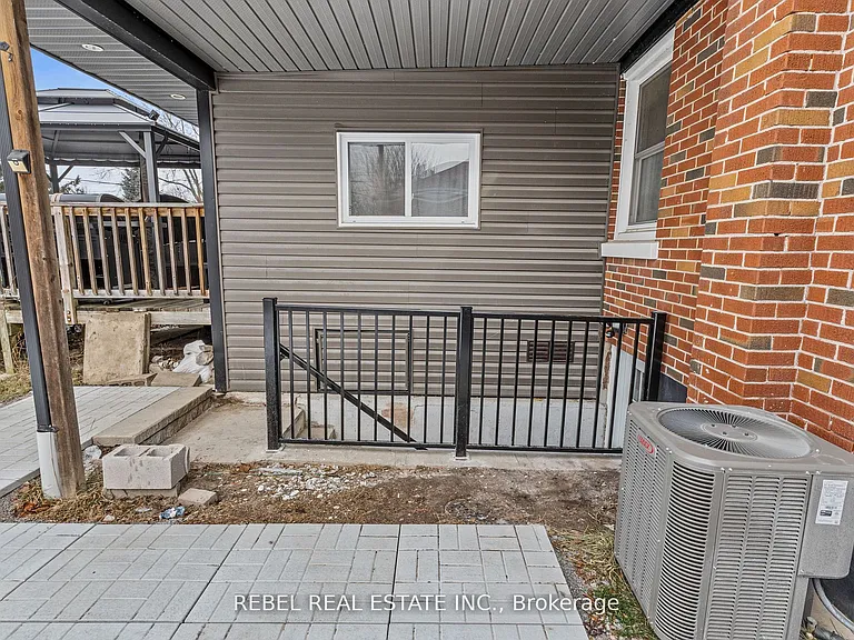 332 Cadillac Ave S #2 — Photo 2