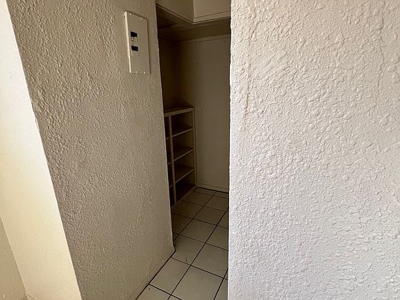 4th image of 650 W Buena Vista St #4