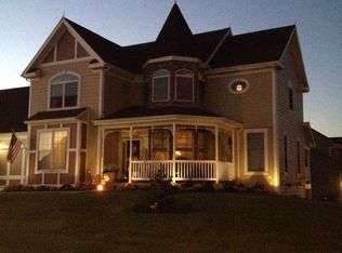 15703 Maple Dr, Urbandale, IA 50323