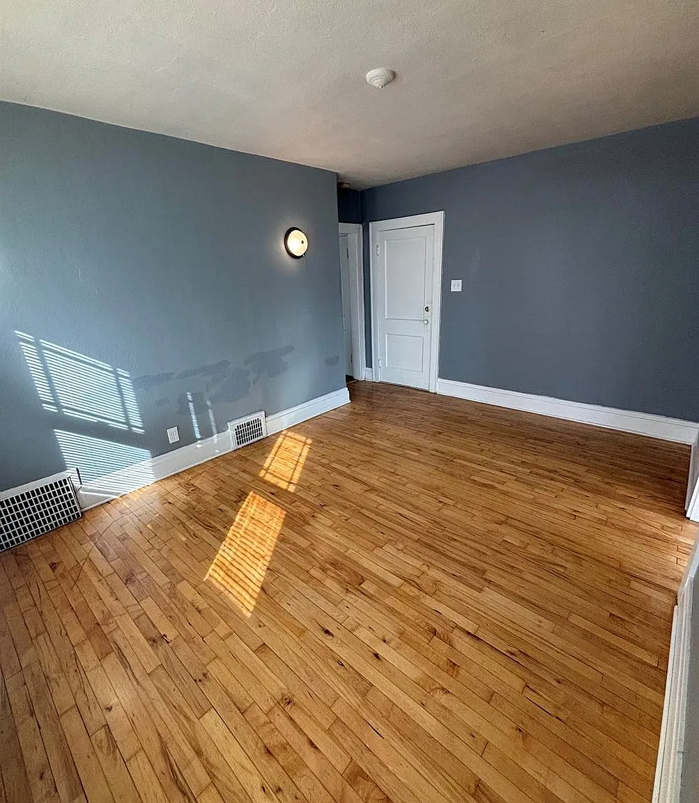 2 bed, $1,300 — Photo 2