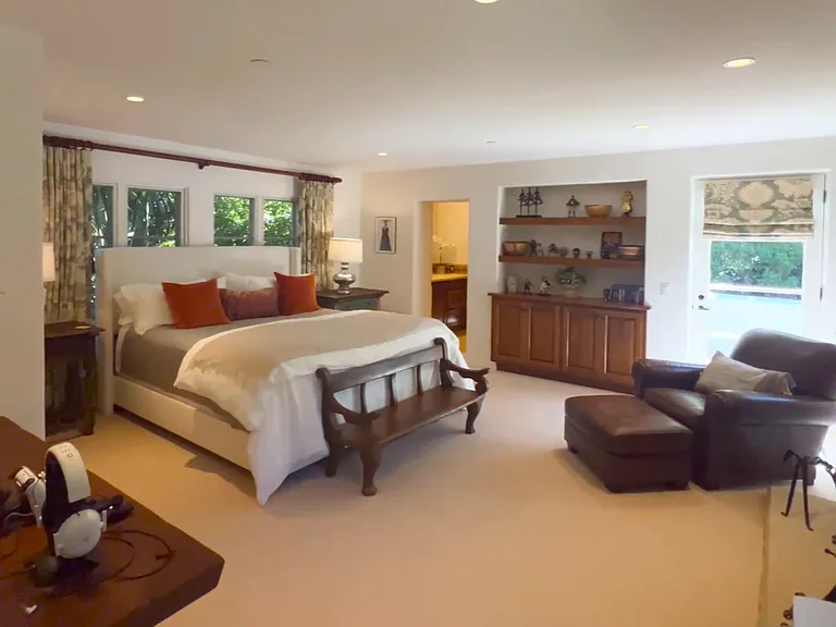 Lilac Dr — Photo 14