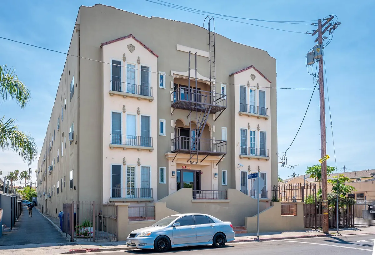 Building Photo - 560 Kingsley