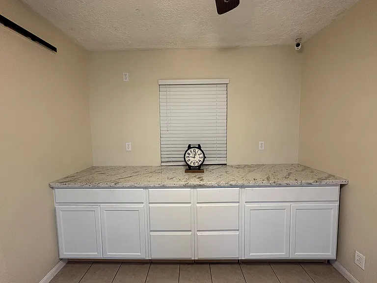 8639 Sonneville Dr — Photo 14