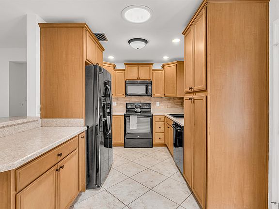 5th image of 6680 SE 174th Ln