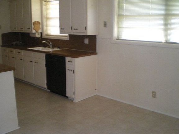 5th image of 2407 E 24th St