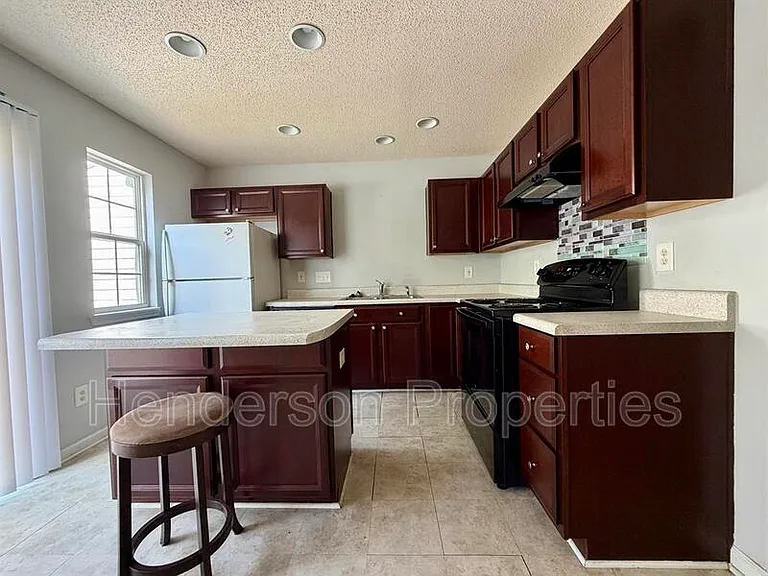17121 Greenlawn Hills Ct — Photo 2