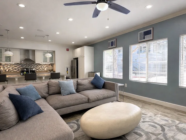 Creek View Condominiums — Photo 50
