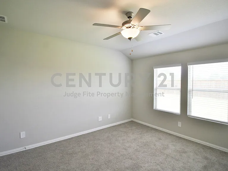 4208 Mountain Creek Dr — Photo 15
