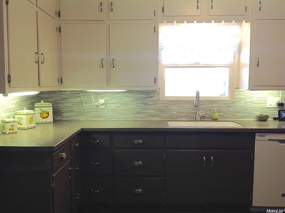 4th image of 1515 Sherwood Ave