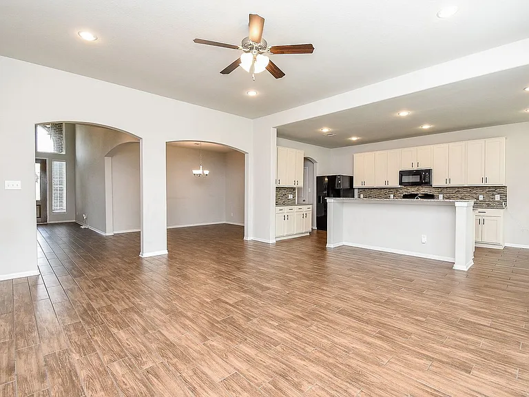 4442 Buentello Dr — Photo 29