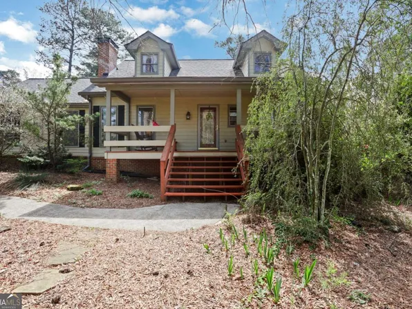 5813 Four Winds Dr SW, Lilburn, GA 30047