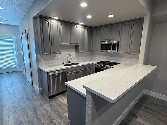 4th image of 2045 Madison St #A