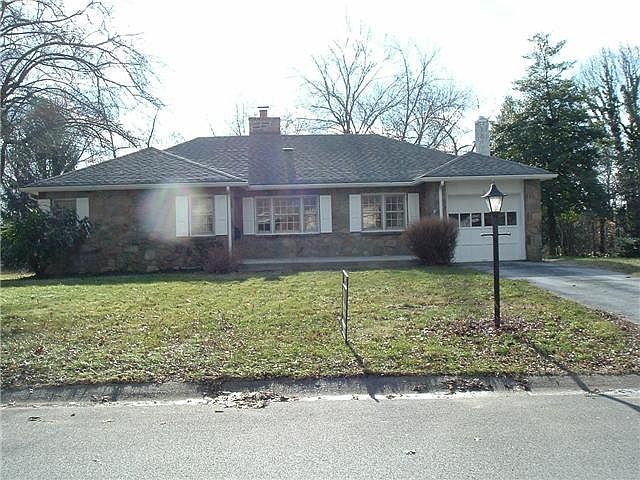 1st image of 10 Westover Cir