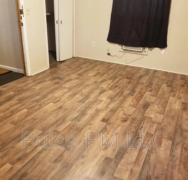 18 S Main St — Photo 8