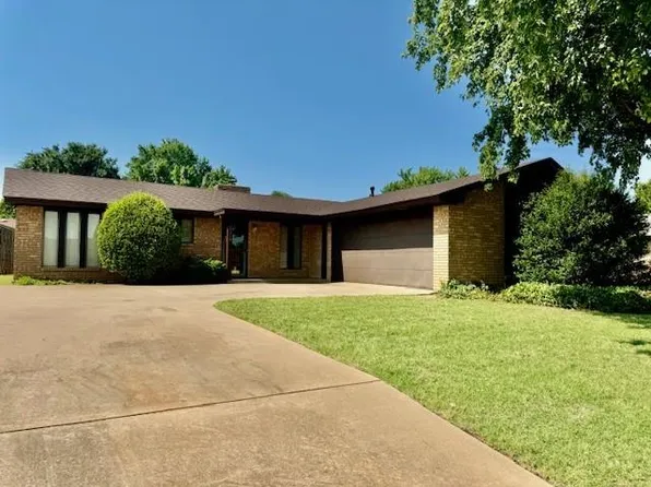 2518 Manor Way, Clinton, OK 73601