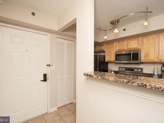 5th image of 1001 N Vermont St APT 707
