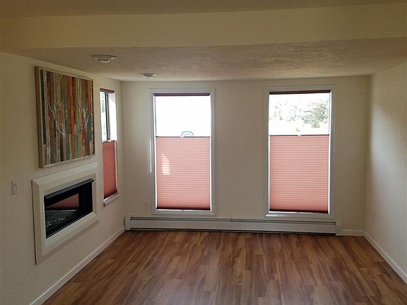 4th image of 528 Tiara Dr
